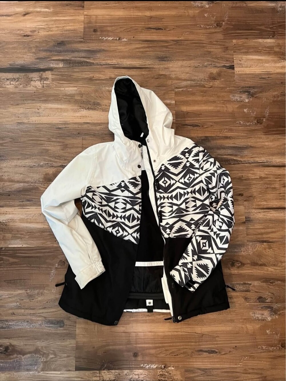 Aperture Black and White Aztec Hooded Ski Jacket - Women's M